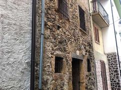 Casa Bi/Trifamiliare in Residenziale