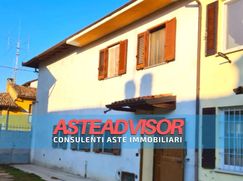 Casa Bi/Trifamiliare in Residenziale