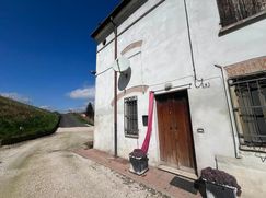 Casa Bi/Trifamiliare in Residenziale