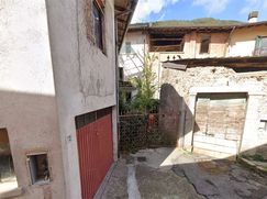 Casa Bi/Trifamiliare in Residenziale