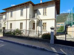 Casa Bi/Trifamiliare in Residenziale
