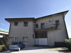 Casa Bi/Trifamiliare in Residenziale