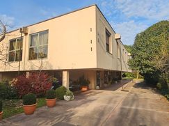 Casa Bi/Trifamiliare in Residenziale