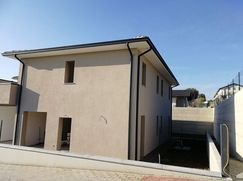 Casa Bi/Trifamiliare in Residenziale