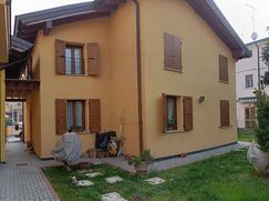 Casa Bi/Trifamiliare in Residenziale
