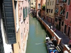 Attività/Licenza (con o senza mura) in Commerciale