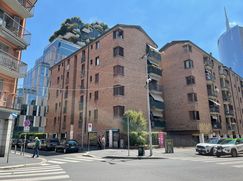 Attività/Licenza (con o senza mura) in Commerciale