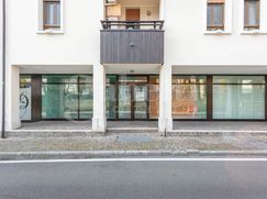 Negozio/Locale commerciale in Commerciale