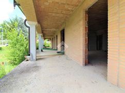 Casa Bi/Trifamiliare in Residenziale