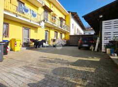 Casa Bi/Trifamiliare in Residenziale