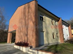 Casa Bi/Trifamiliare in Residenziale