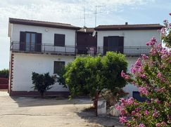 Casa Bi/Trifamiliare in Residenziale