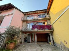Casa Bi/Trifamiliare in Residenziale