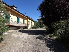 Casa Bi/Trifamiliare in Residenziale