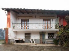 Casa Bi/Trifamiliare in Residenziale