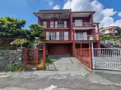 Casa Bi/Trifamiliare in Residenziale