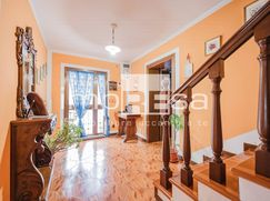 Casa Bi/Trifamiliare in Residenziale
