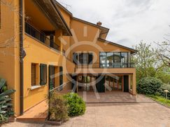Casa Bi/Trifamiliare in Residenziale