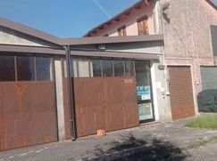Negozio/Locale commerciale in Commerciale