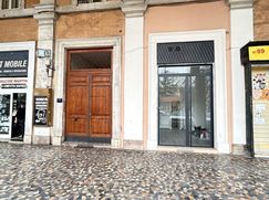 Negozio/Locale commerciale in Commerciale