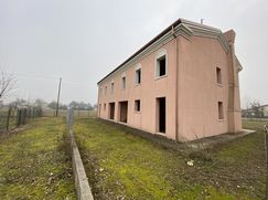 Casa Bi/Trifamiliare in Residenziale