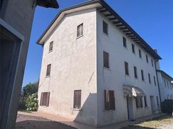 Casa Bi/Trifamiliare in Residenziale