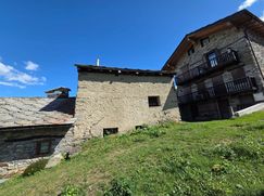 Casa Bi/Trifamiliare in Residenziale