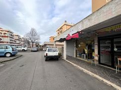 Negozio/Locale commerciale in Commerciale