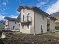 Casa Bi/Trifamiliare in Residenziale