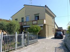 Casa Bi/Trifamiliare in Residenziale
