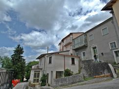 Casa Bi/Trifamiliare in Residenziale