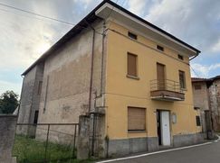 Casa Bi/Trifamiliare in Residenziale