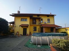 Casa Bi/Trifamiliare in Residenziale