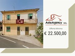 Casa Bi/Trifamiliare in Residenziale