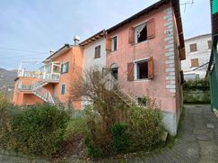 Casa Bi/Trifamiliare in Residenziale