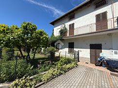 Casa Bi/Trifamiliare in Residenziale