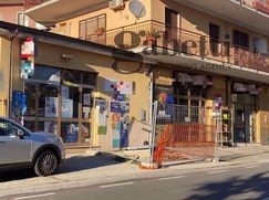 Negozio/Locale commerciale in Commerciale