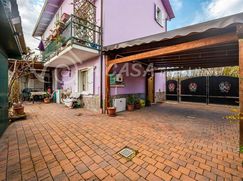 Casa Bi/Trifamiliare in Residenziale