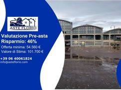 Negozio/Locale commerciale in Commerciale