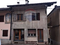 Casa Bi/Trifamiliare in Residenziale