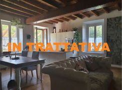 Casa Bi/Trifamiliare in Residenziale
