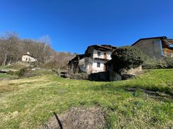 Casa Bi/Trifamiliare in Residenziale