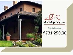 Casa Bi/Trifamiliare in Residenziale