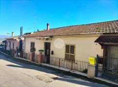Casa Bi/Trifamiliare in Residenziale