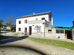 Casa Bi/Trifamiliare in Residenziale