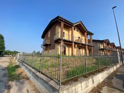 Casa Bi/Trifamiliare in Residenziale