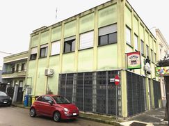 Negozio/Locale commerciale in Commerciale