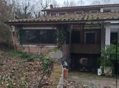 Casa Bi/Trifamiliare in Residenziale