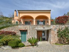 Casa Bi/Trifamiliare in Residenziale
