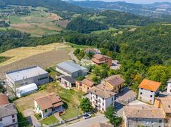 Casa Bi/Trifamiliare in Residenziale